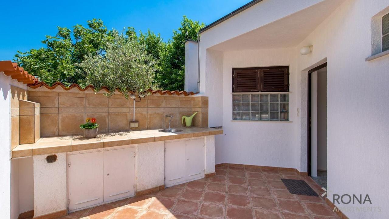 Rona Apartments Lavanda And Lipa Barbariga Exterior photo