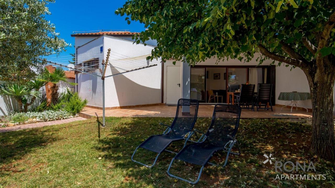 Rona Apartments Lavanda And Lipa Barbariga Exterior photo