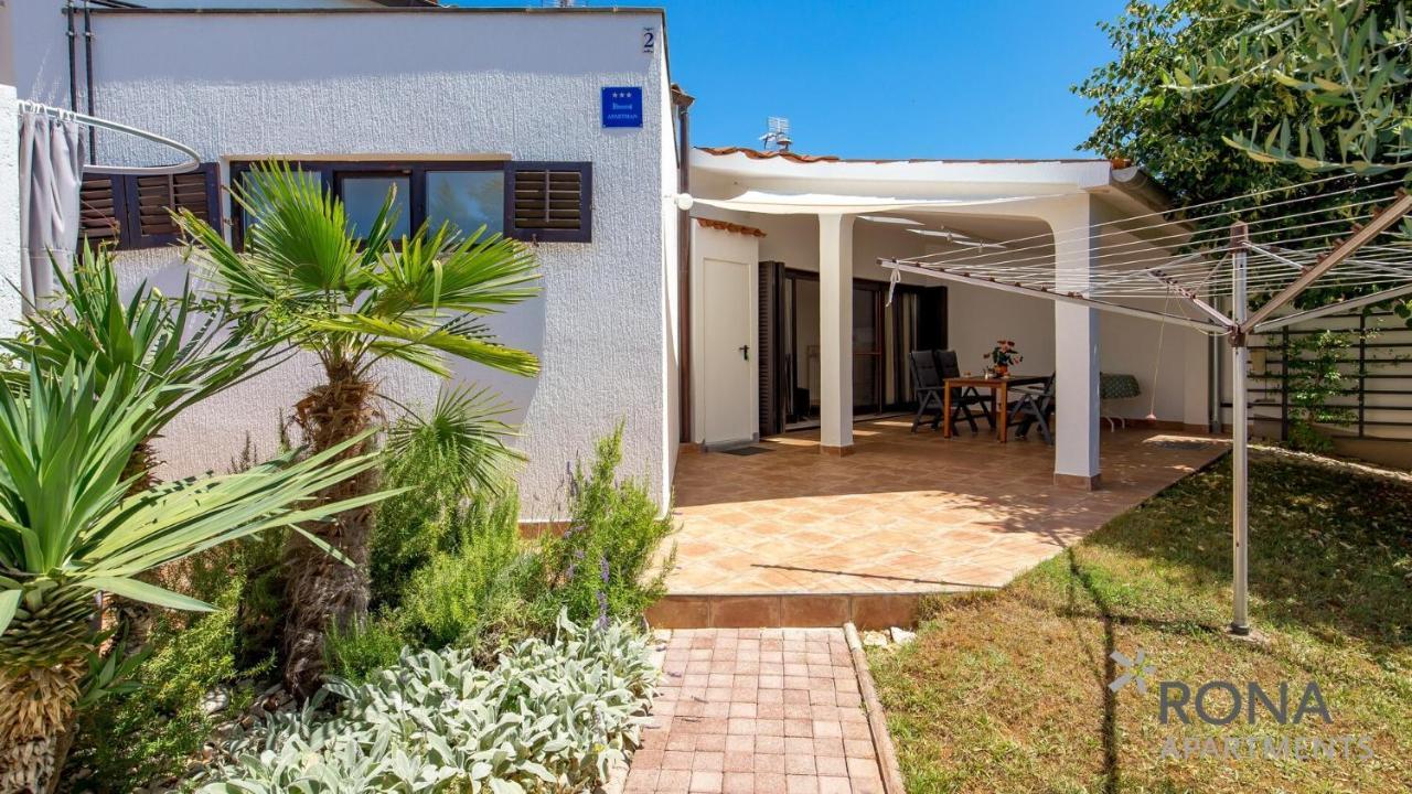 Rona Apartments Lavanda And Lipa Barbariga Exterior photo